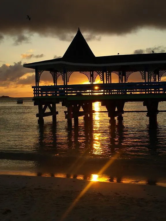 Starfish Halcyon Cove Hotel Dickenson Bay Feriested